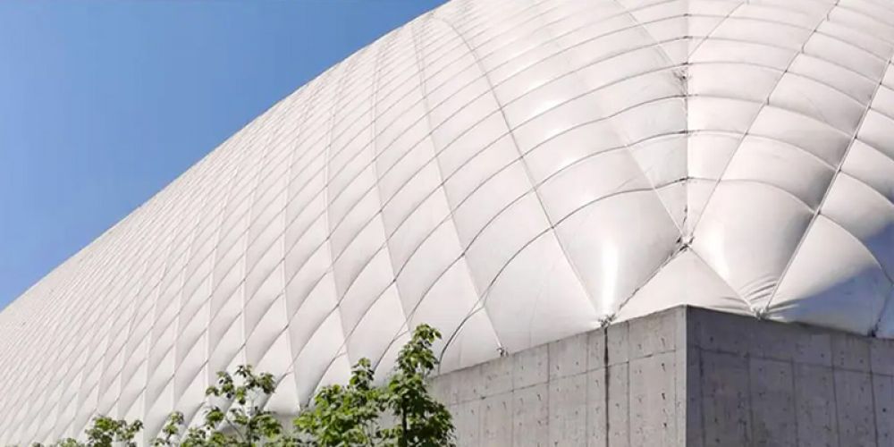 膜结构建筑中的网状钢缆系统