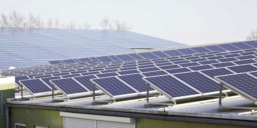 ETFE膜材在能源领域的应用：太阳能板封装的新选择