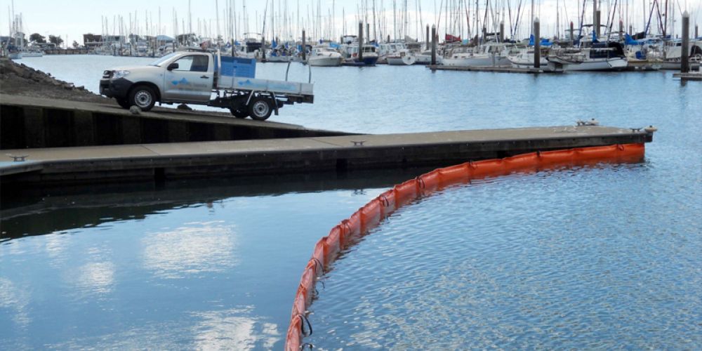 围油栏：从设计到热合熔接生产的全面解析