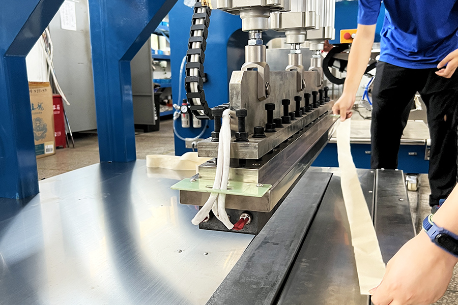 1500mm长PTFE薄膜焊接机